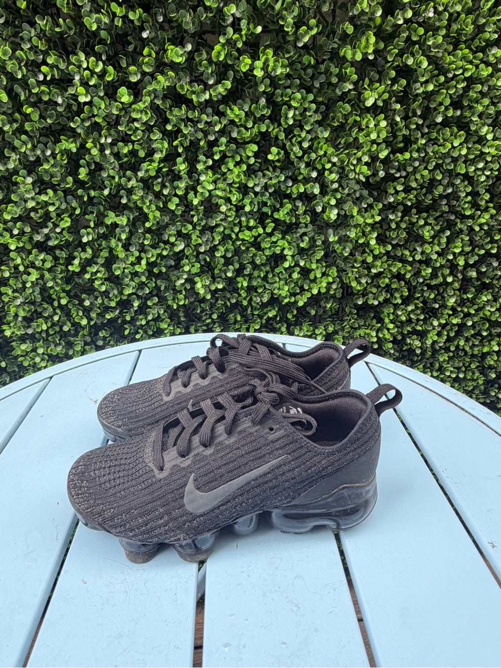 Nike Kids Black Knit Sneakers with Visible Air Cushion
